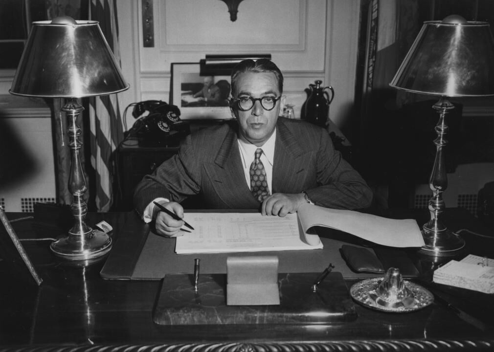 1950: William O’Dwyer resigns